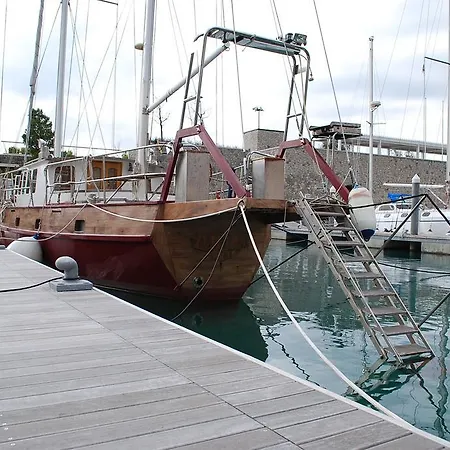 Sail Yacht Hermes Art بوتيل